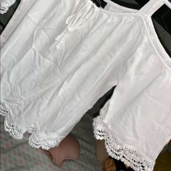 off the shoulder - Picture 2 of 2